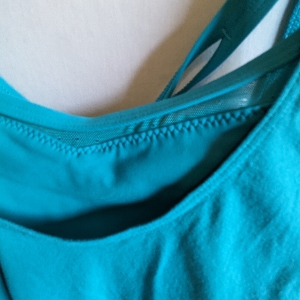 Lululemon Sports Bra Tank 6 Detachable‎ - Picture 4 of 7